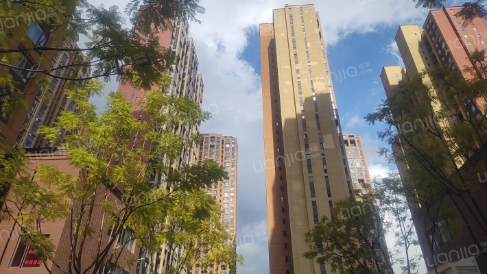 保利玺樾樾公馆外景图