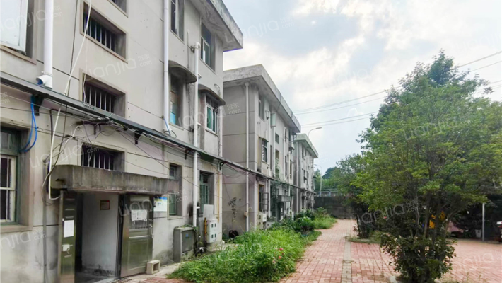 二十中学校宿舍外景图