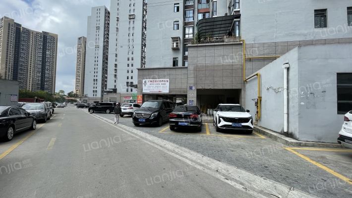 龙泉村拆迁安置房外景图