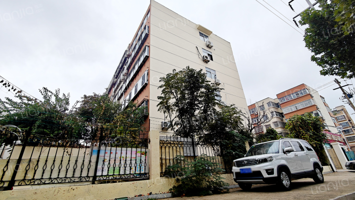 旅游公司宿舍外景图