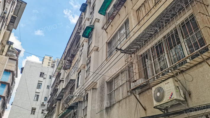 区物价局宿舍外景图