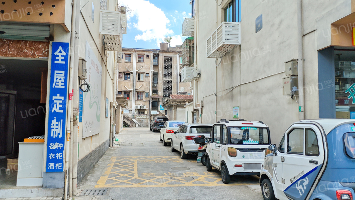 越泉南街新村外景图