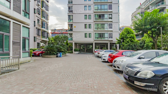 机场大道五千一百二十八弄外景图