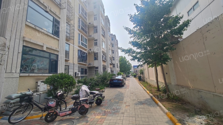 乐园温泉公寓外景图