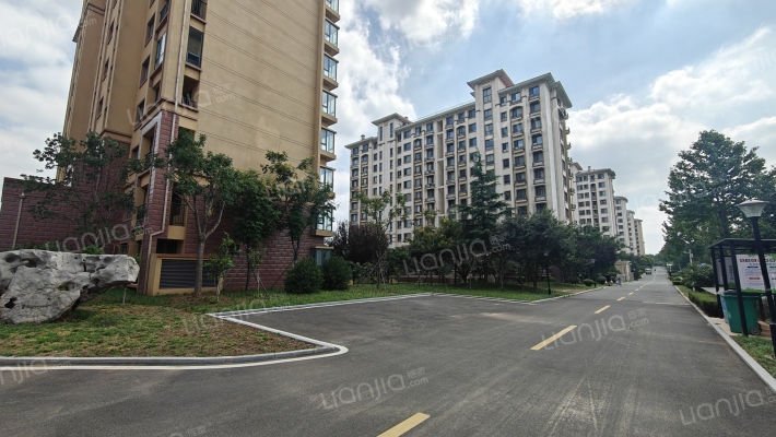 凤凰原著望山外景图