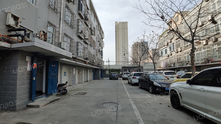 职教中心家属楼外景图