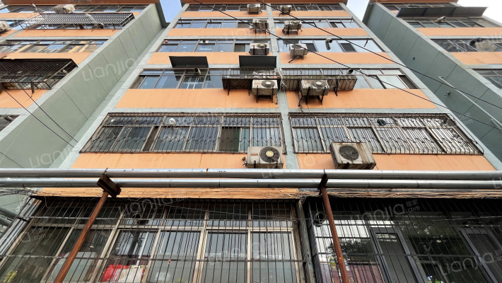 郊区水电局家属楼外景图