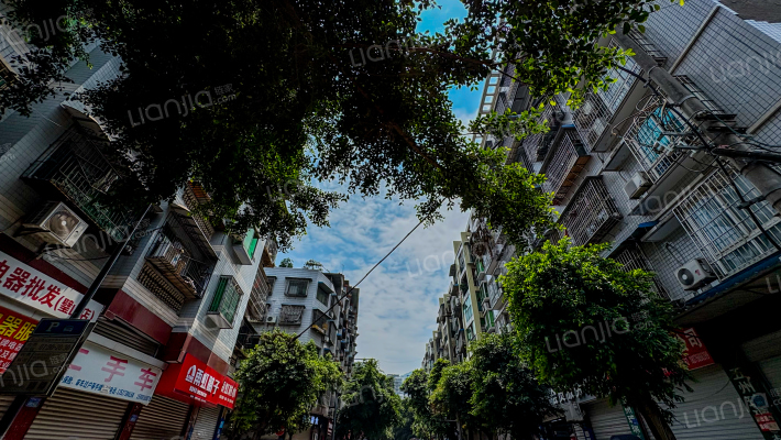 皮鞋城南三街73号外景图