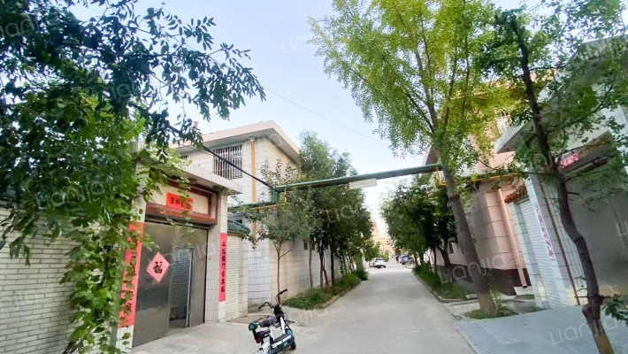 绿洲小区别墅外景图