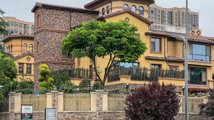 阳光城巴塞阳光外景图