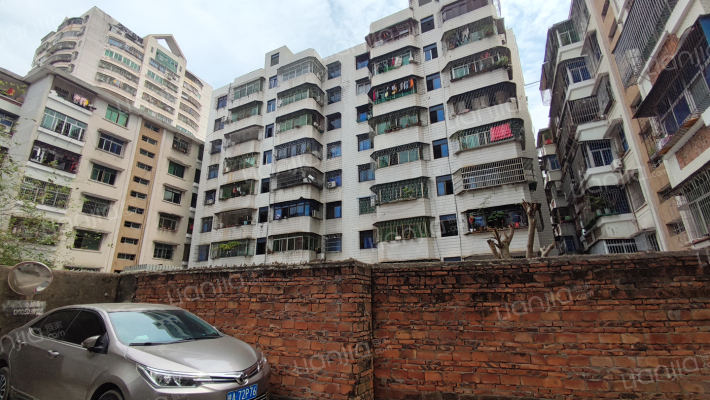 府城大厦外景图