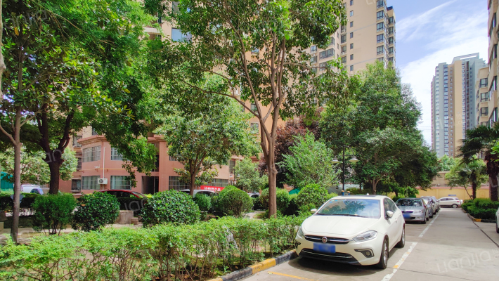 东金花园外景图