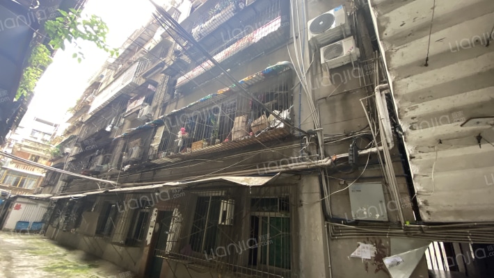 百货公司宿舍正中街外景图