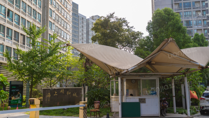 海上硕和城外景图