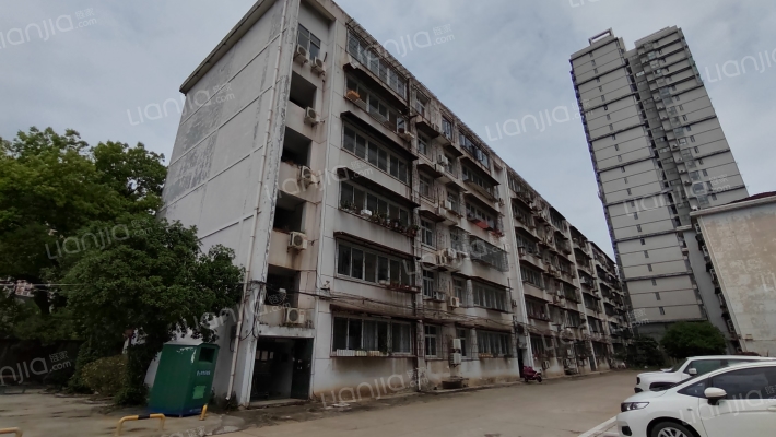 江夏区人民法院家属楼外景图