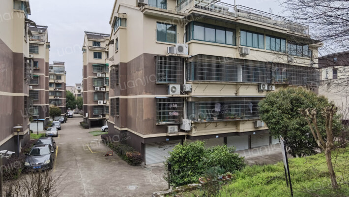 金鹰山庄外景图