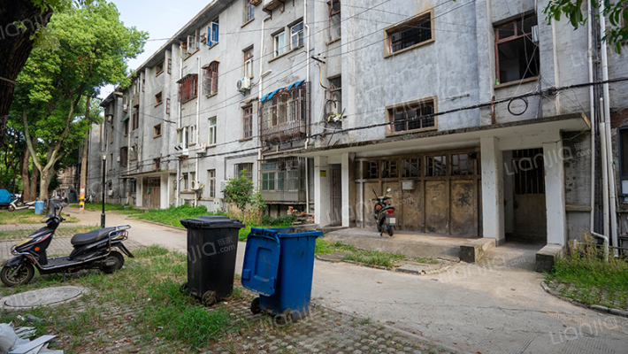 雨山三村外景图