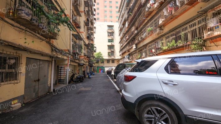 良龙住宅小区外景图