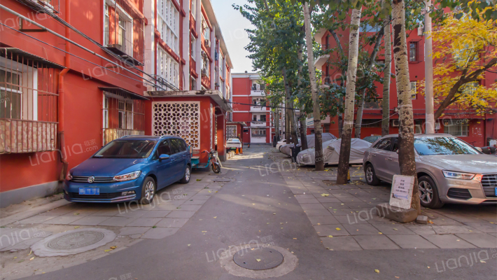 垂杨柳中里外景图