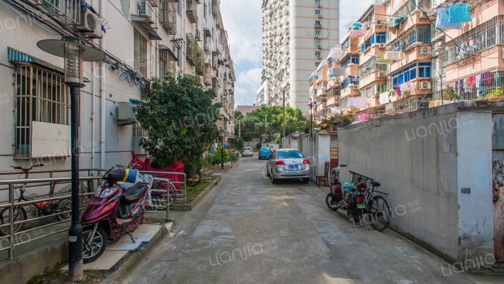 莲中西区外景图