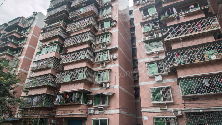 隆盛大厦外景图