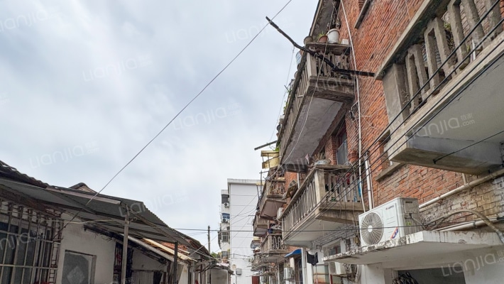 二轻供销公司住宅楼外景图