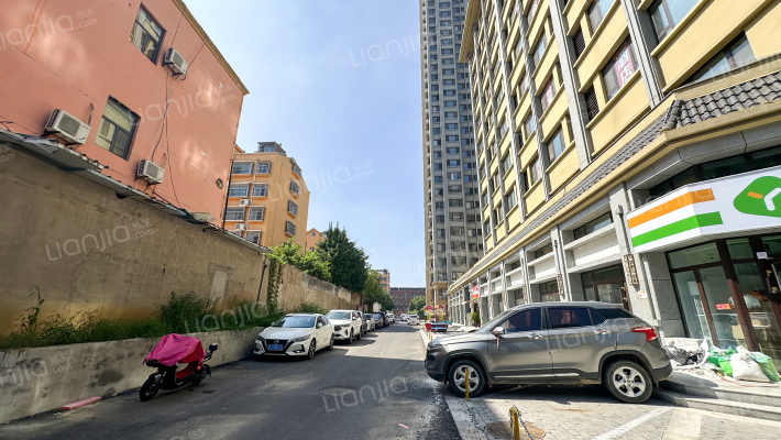 塑料厂宿舍外景图