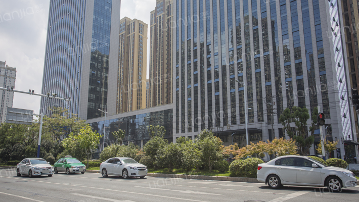 正奇金融广场外景图