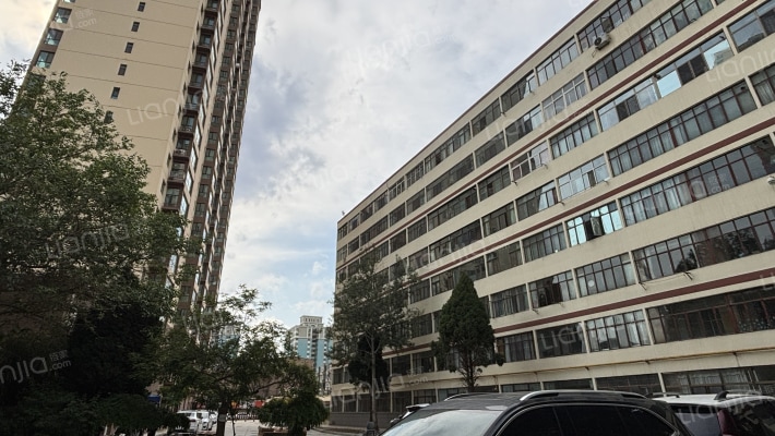 甘肃省测绘工程家属院外景图