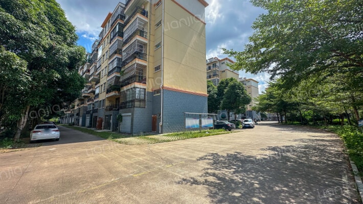 邕宁公务员小区外景图