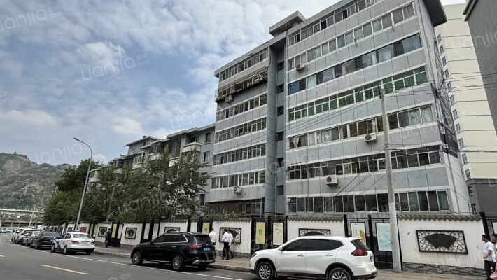 省中医学校家属院外景图