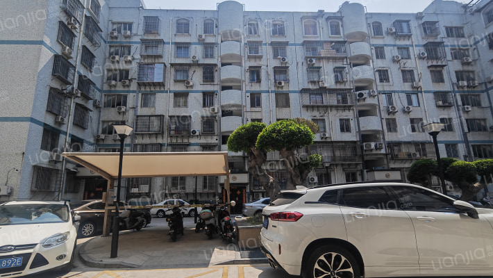 龙山小区外景图