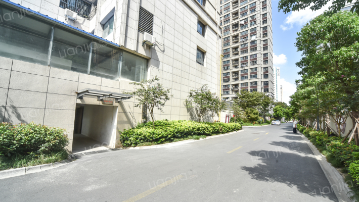 南门华府外景图