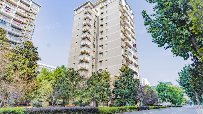 中南民族大学北区学生公寓教工宿舍外景图