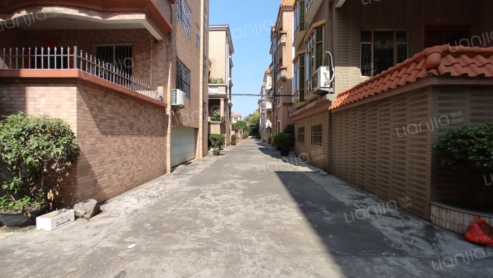 美德新村外景图