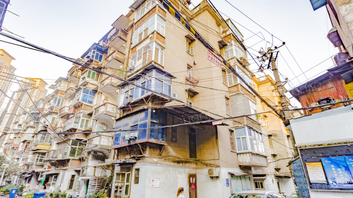 河校小区外景图