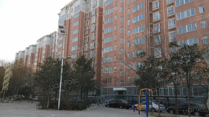 信息工程学院东家属院外景图