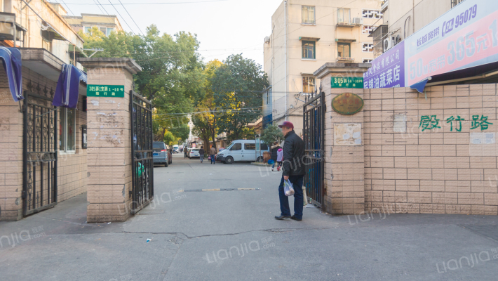 殷行二村外景图