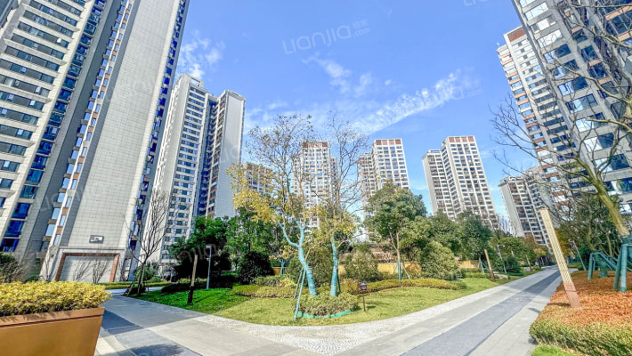 中铁阅山湖云著外景图