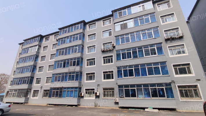 法库供电公司家属楼外景图