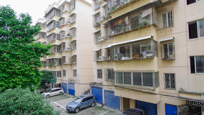 临桂区国土资源局集资楼外景图