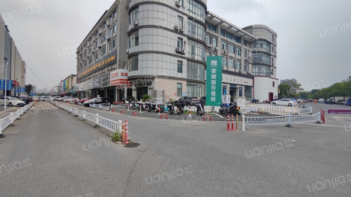 新世纪五金机电市场外景图