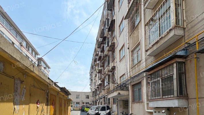 预制厂家属院外景图