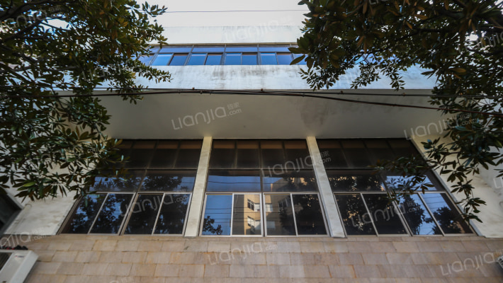 粮食大厦外景图