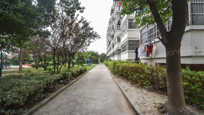 百安居花园外景图