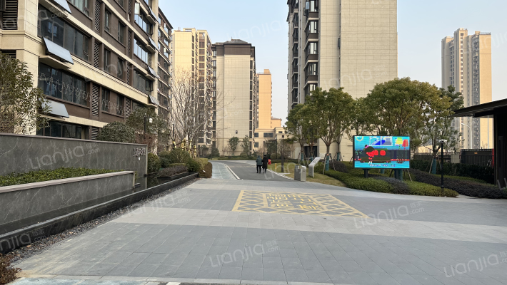 中交春风景里外景图