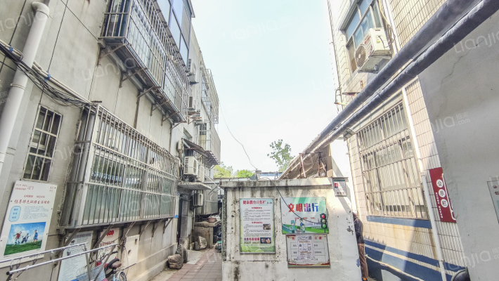 龙潭路60号外景图