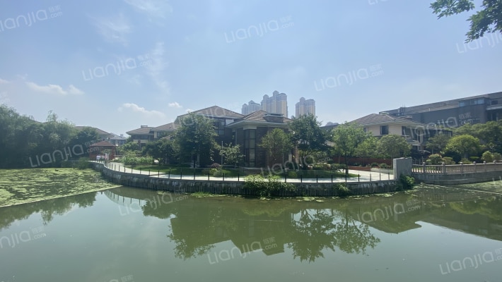 湖畔现代城1区外景图