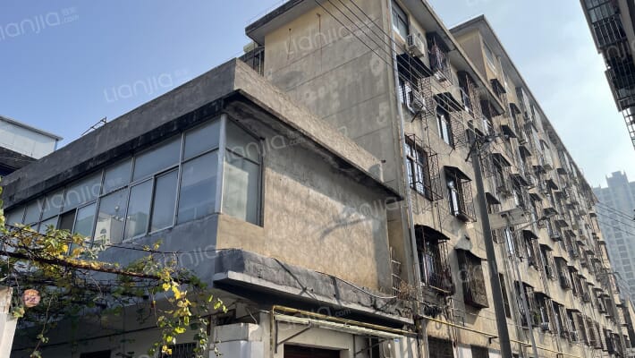 粮油食品厂家属东院外景图