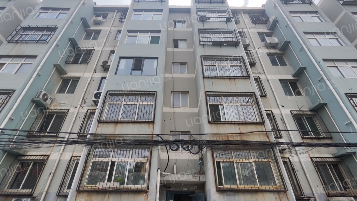 职教中心家属楼外景图